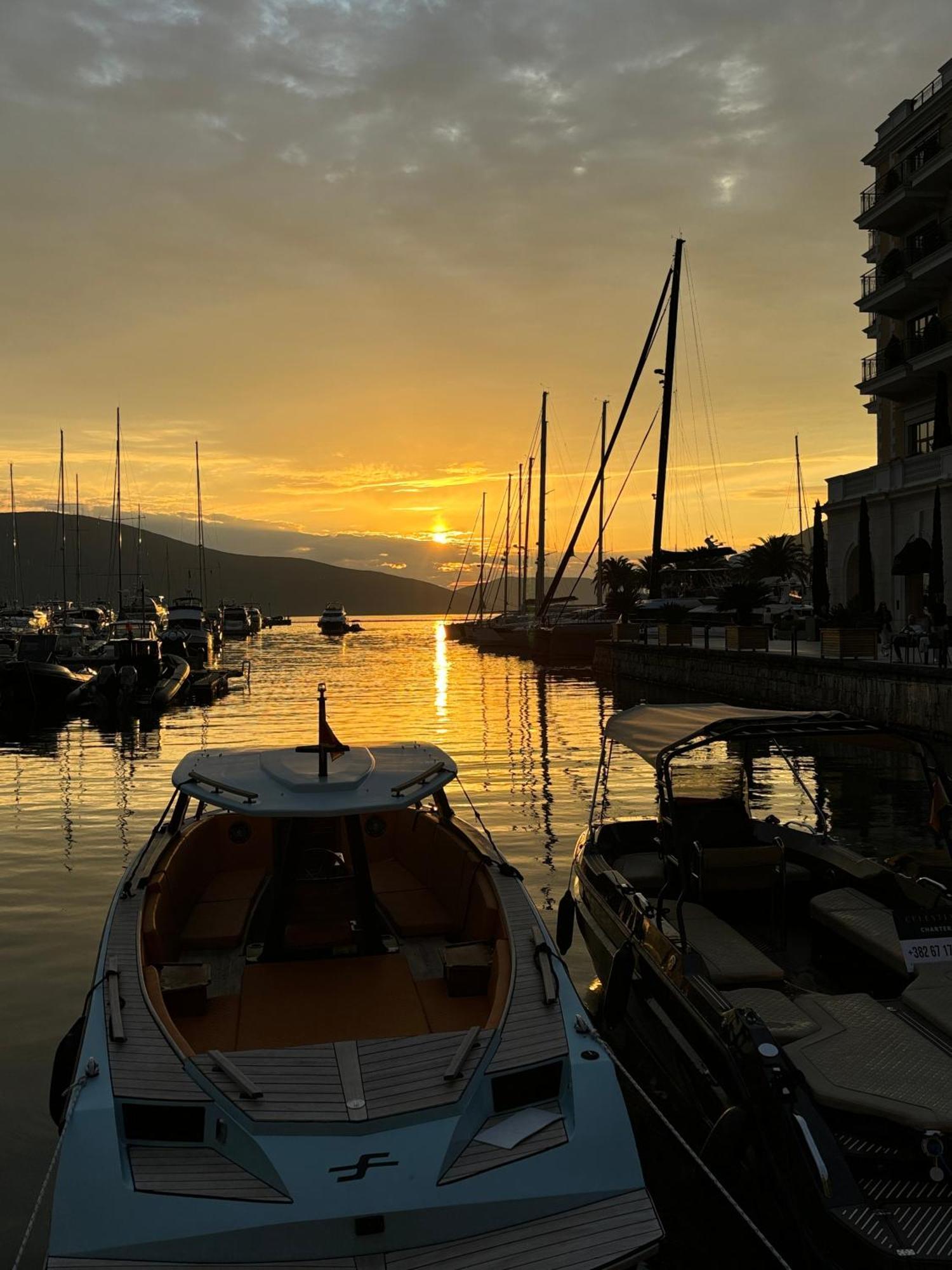 Porto Montenegro Luxury 1 Bedroom Apartment ティヴァト エクステリア 写真
